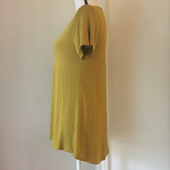 Lularoe Flattering Top - Picture 2 of 2